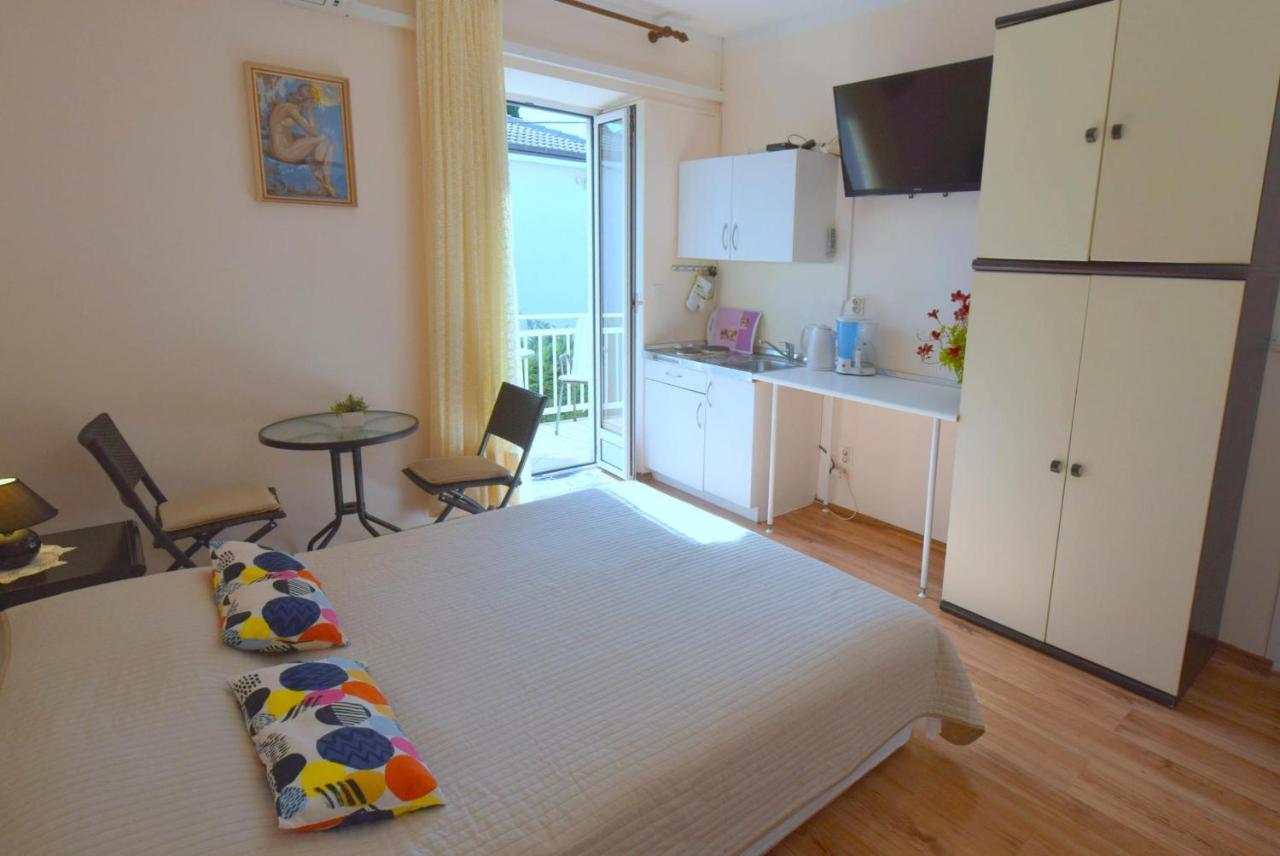 Apartments Margarita Malinska Esterno foto